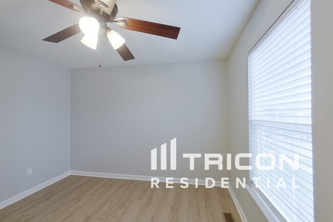 Building Photo - 507 Fortress Ct