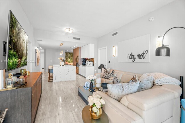 Building Photo - 851 NE 1st Ave