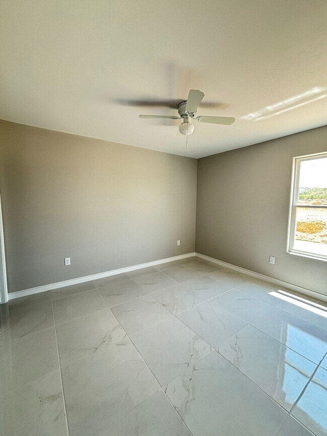 Building Photo - 315 Dorel Dr