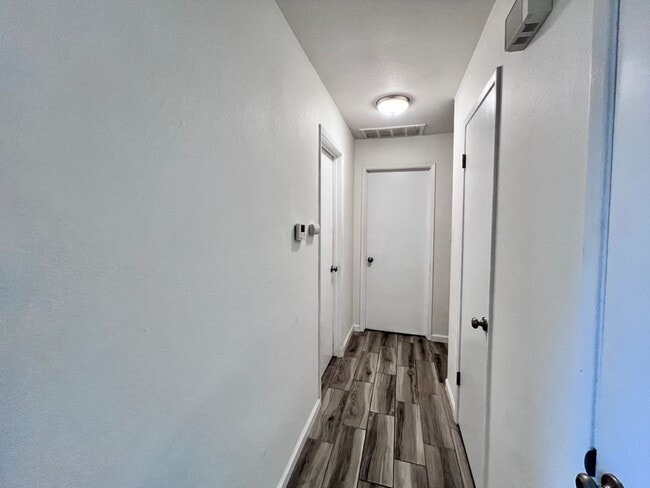 Building Photo - $1,650 Barstow & Minnewawa, 2 bedroom Condo - Clovis / Beautiful Landscaping