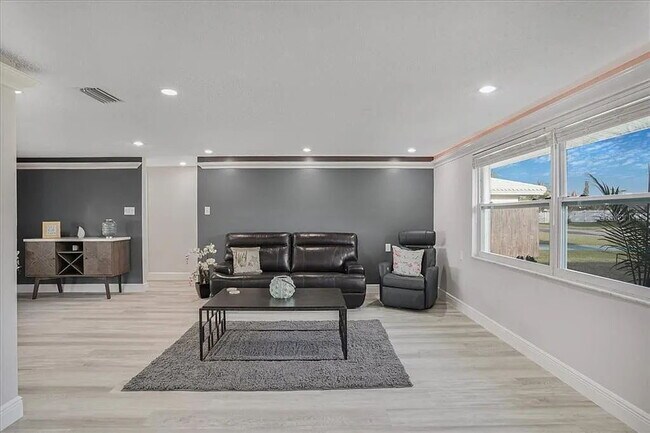 Building Photo - Fully Renovated 2-Bed, 2-Bath Retreat in G...