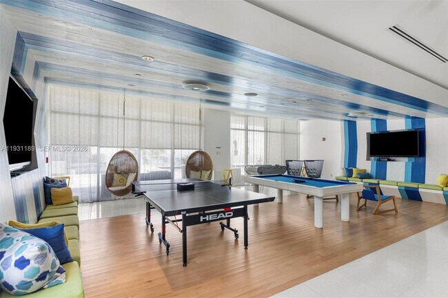 Building Photo - 3951 S Ocean Dr