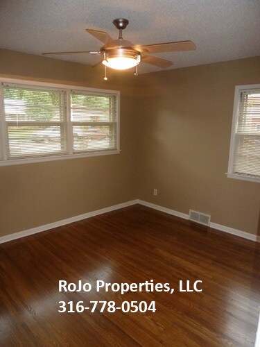 Building Photo - 1741 S Windsor Rd