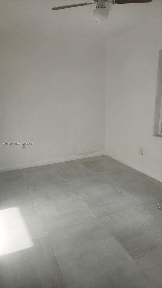 Building Photo - 1049 NW 95th St