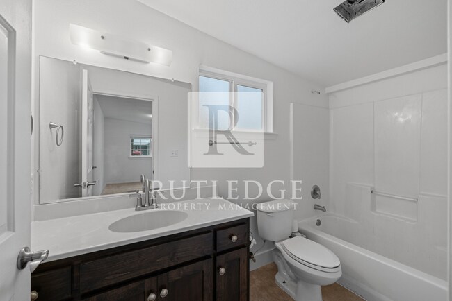 Building Photo - 176 Mallory Ln