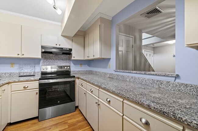 Building Photo - 45 Main St