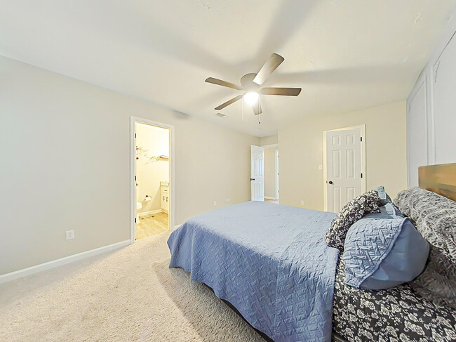 Building Photo - 3501 Snowden Dr