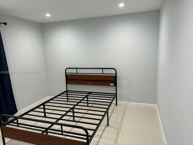 Building Photo - 2950 Griffin Rd