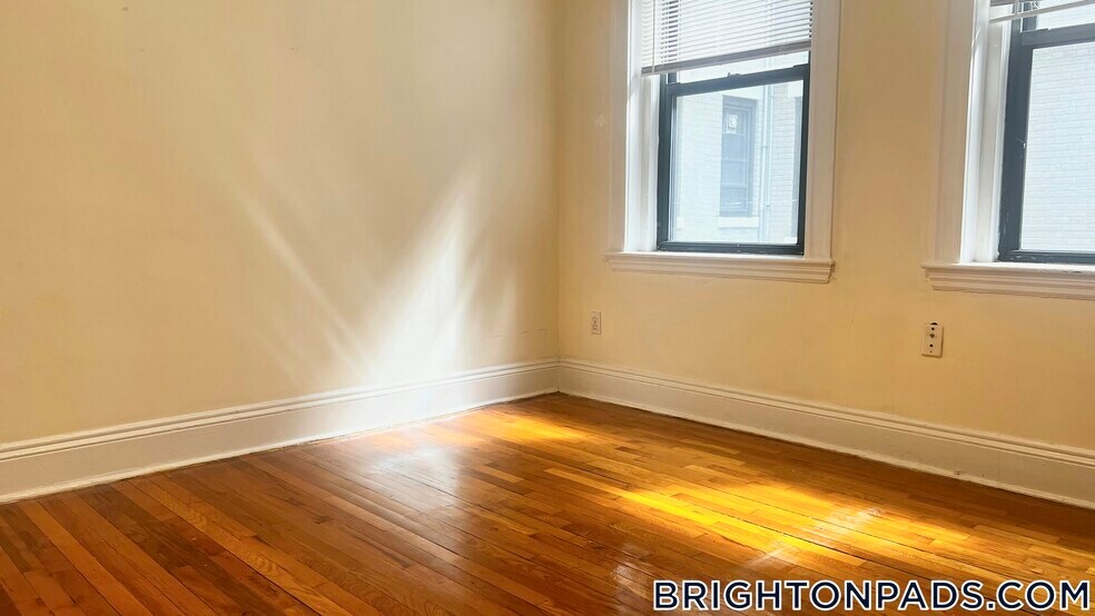 Building Photo - 313 Allston St