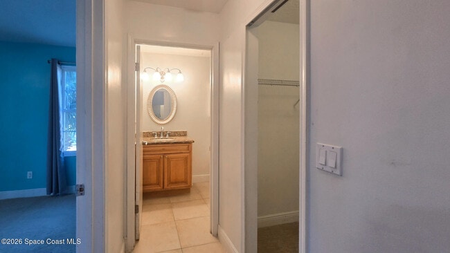 Building Photo - 7667 N Wickham Rd