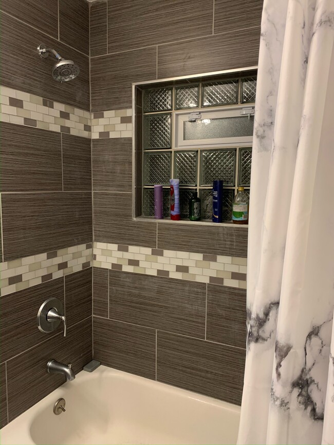 Building Photo - 436 N Gerard Ave