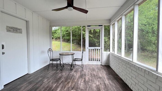 Building Photo - 3461 Southgate Trail SE