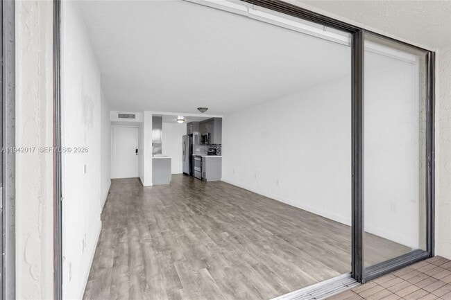 Building Photo - 10400 SW 108th Ave