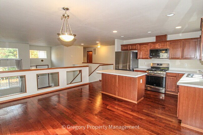 Building Photo - 14622 4th Ave W