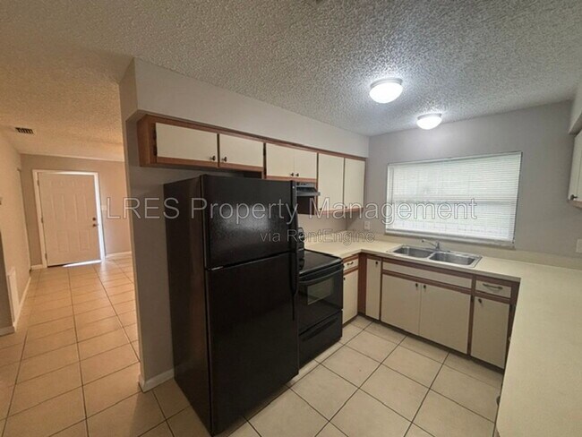 Building Photo - 1020 S Bay Ave