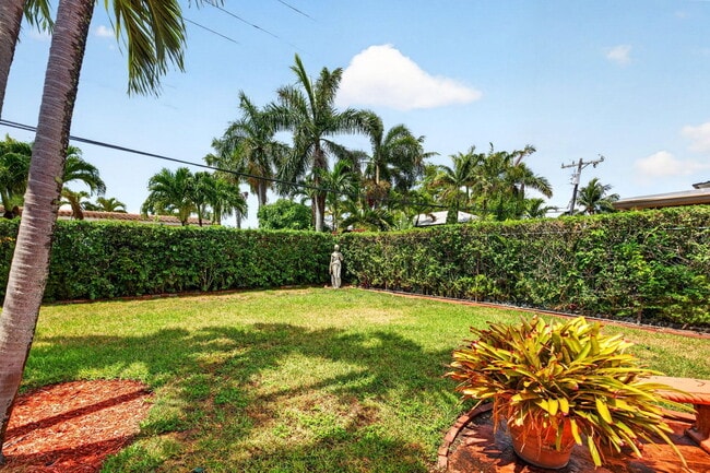 Building Photo - 2060 Tropic Isle