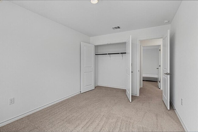 Building Photo - 2911 St Regis Dr