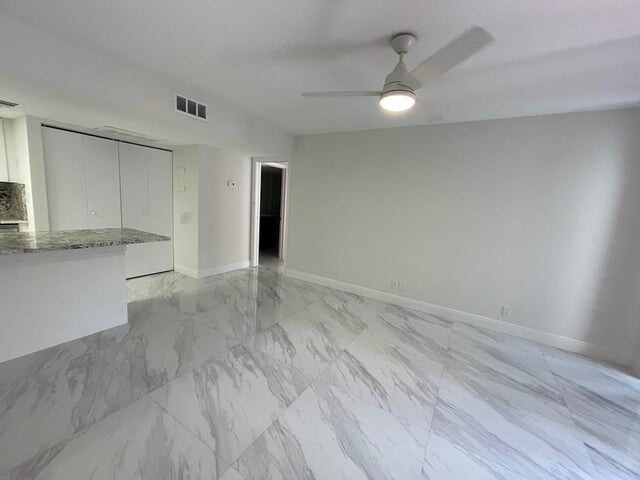 Building Photo - 616 Executive Center Dr