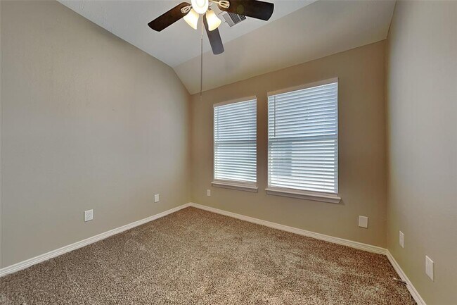 Building Photo - 8000 N Tarrytown Crossing Dr