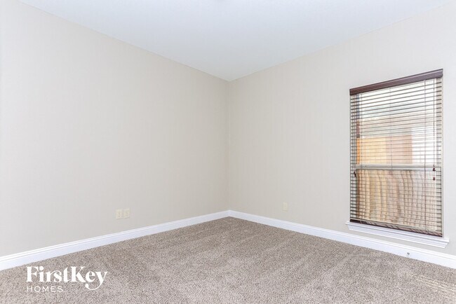 Building Photo - 209 Griffin Ave
