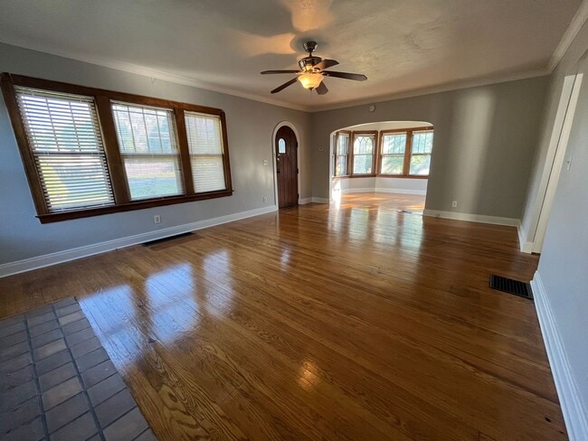 Building Photo - 4131 W Lake Rd