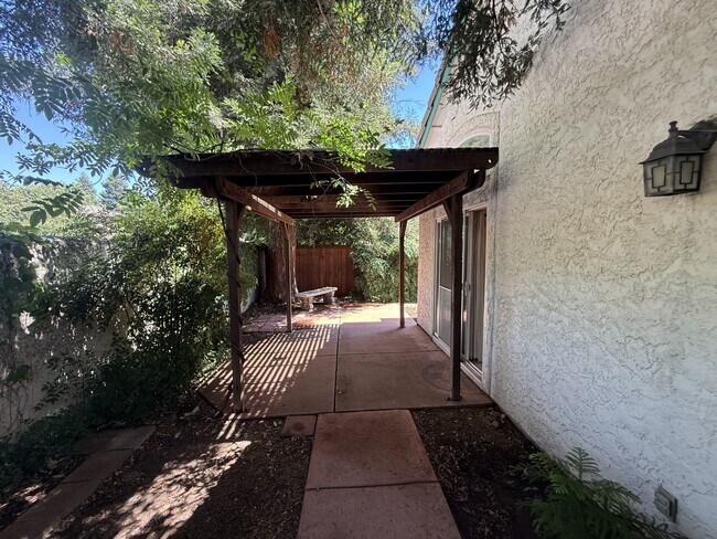 Building Photo - 342 Mission Serra Terrace