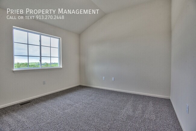 Building Photo - 12555 Chelsea St