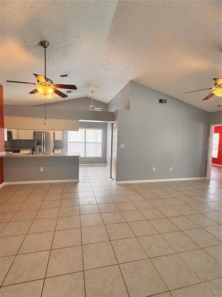 Building Photo - 2070 Sarah Louise Dr