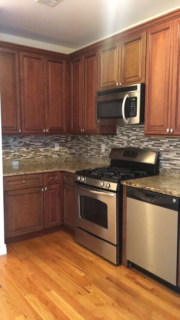 Building Photo - 97 Tichenor St