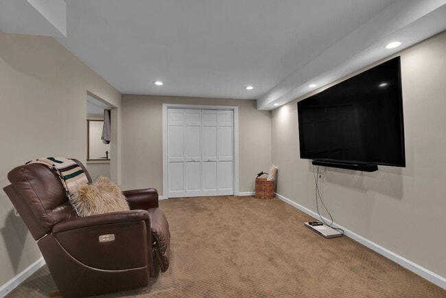 Building Photo - 6112 Frontier Ct