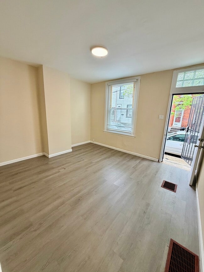 Building Photo - 1920 Brunner St