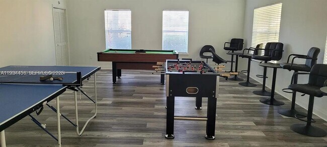 Building Photo - 457 Vista Isles Dr