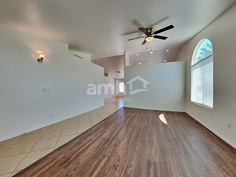 Building Photo - 1177 S Jamaica Way