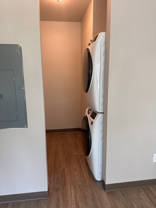Building Photo - Beautiful, Brand New One Bedroom Near CSU!