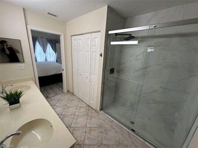 Building Photo - 6625 Huntington Lakes Cir