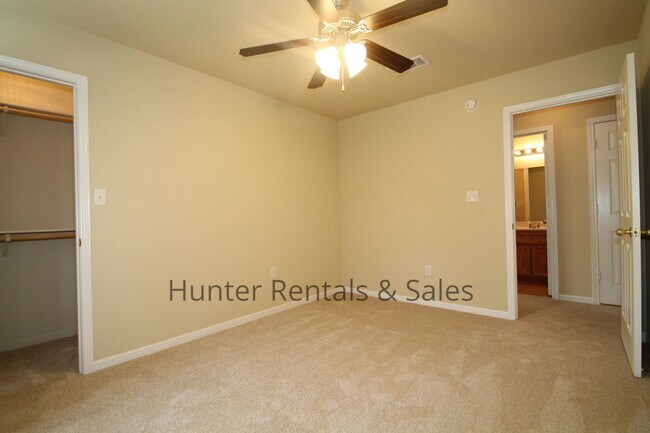 Building Photo - 4204 Elms Run Cir
