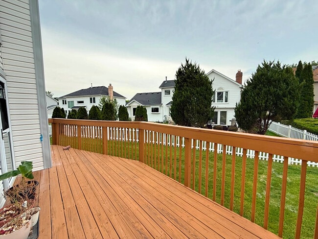 Building Photo - 991 Sweetflower Dr