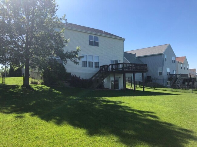 Building Photo - Home for rent in Bellevue!