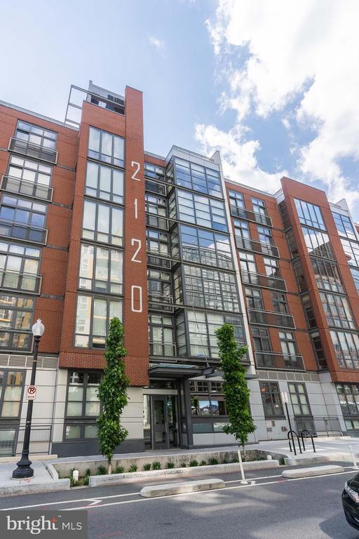 Building Photo - 2120 Vermont Ave NW