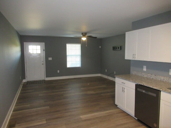 Building Photo - 419 Northbrook III School Rd