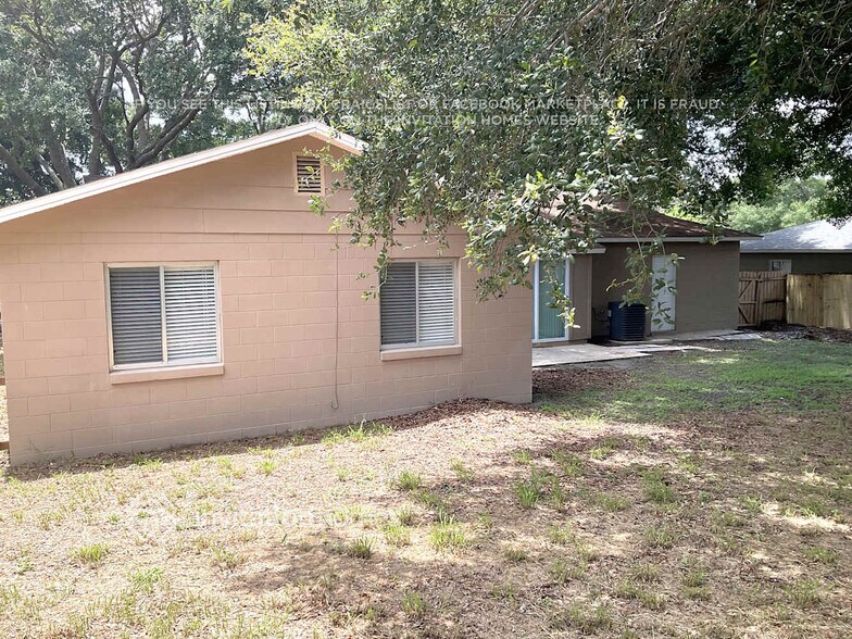 Building Photo - 7205 Seamans Bluff