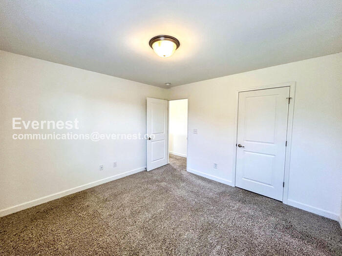 Building Photo - 799 Coopers Wy