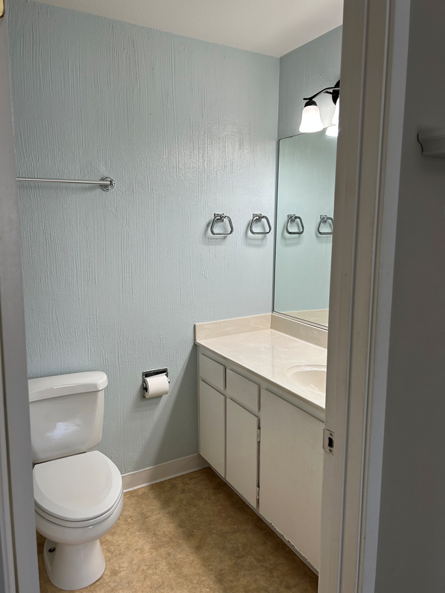 Building Photo - Welcome to your dream home in Hayward