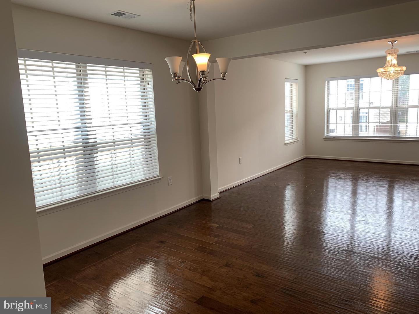 Building Photo - 3705 Chippendale Cir