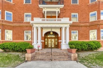 Building Photo - 836 E 17th Ave