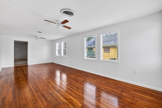 Building Photo - 521 Alford St