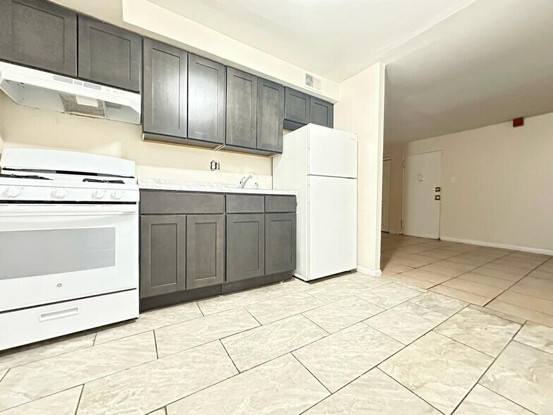 Penn Manor Apartments 71007110 Oxford Ave Philadelphia PA 19111