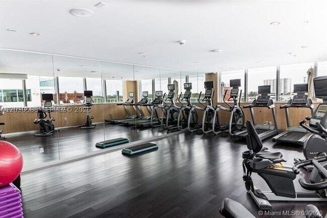 Building Photo - 400 Sunny Isles Blvd
