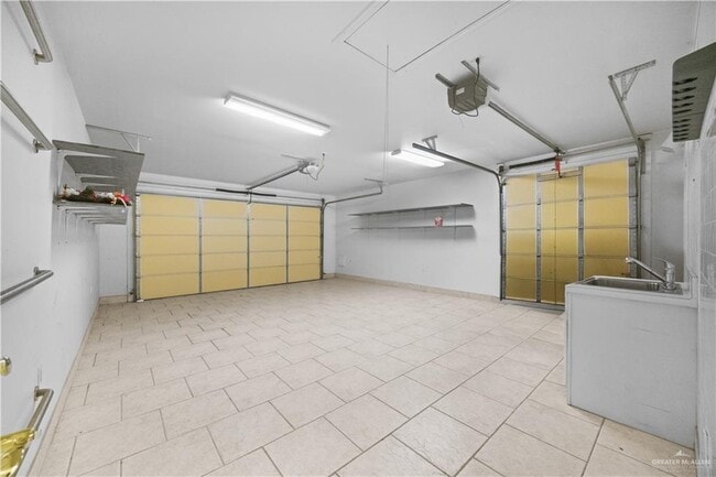 Building Photo - 24 Clubhouse Dr