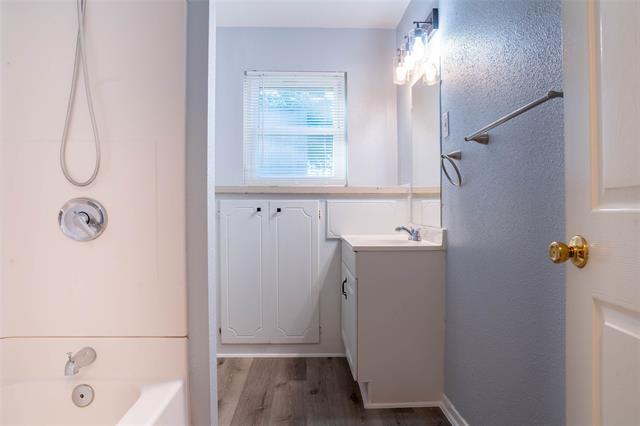 Building Photo - 6627 Onyx Dr N
